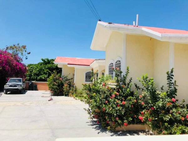 Appartement à louer zone Delmas 75 Route 🛣 asphaltée